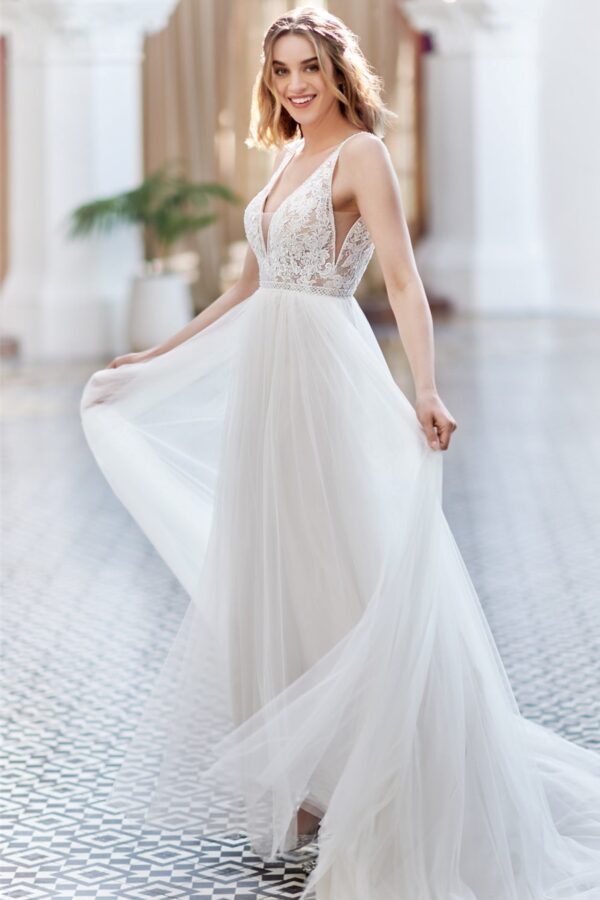 Gallery Wedding Dress Style No. GA2390 - Image 2