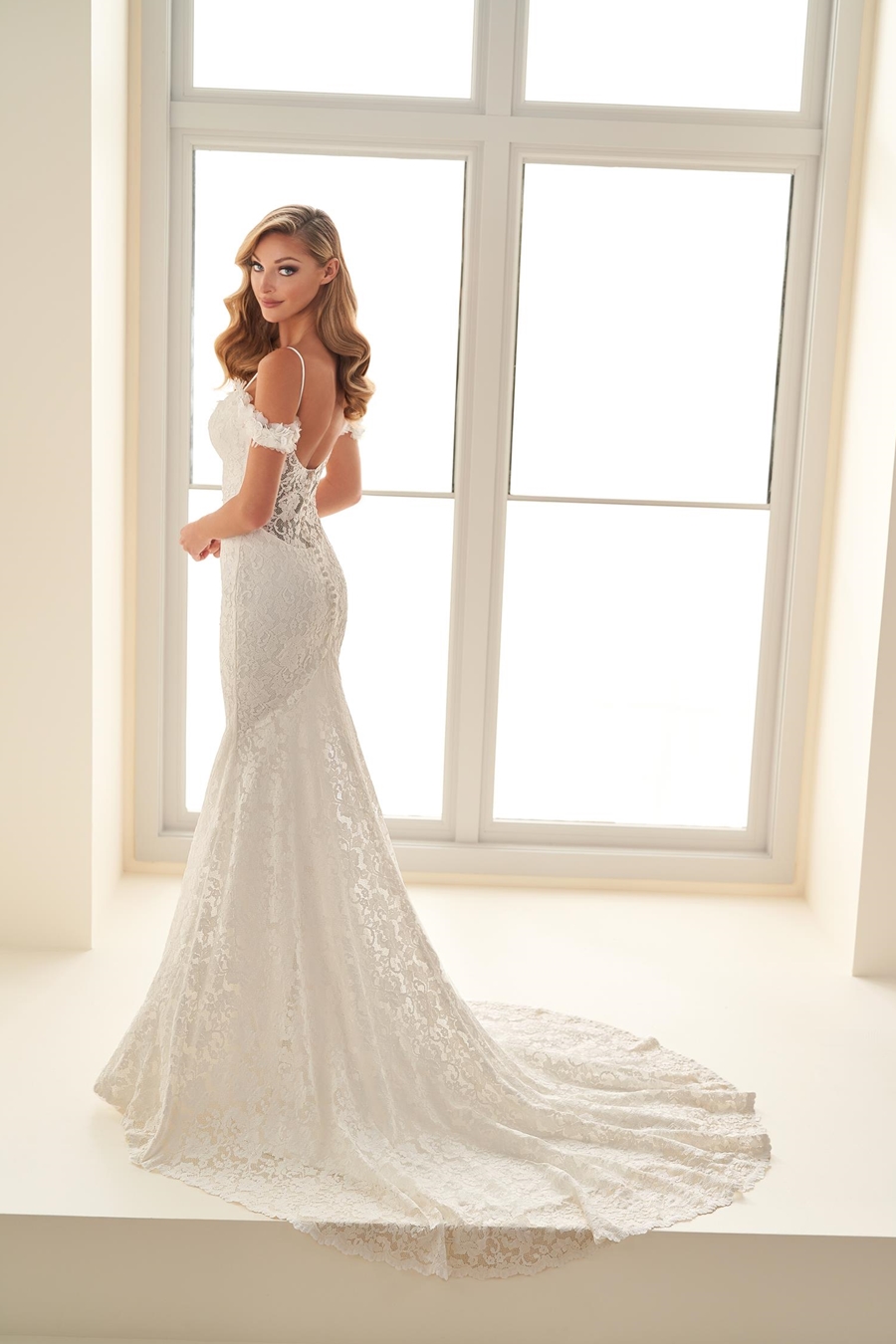Enchanting Wedding Dress Style No. E2501 - Image 2