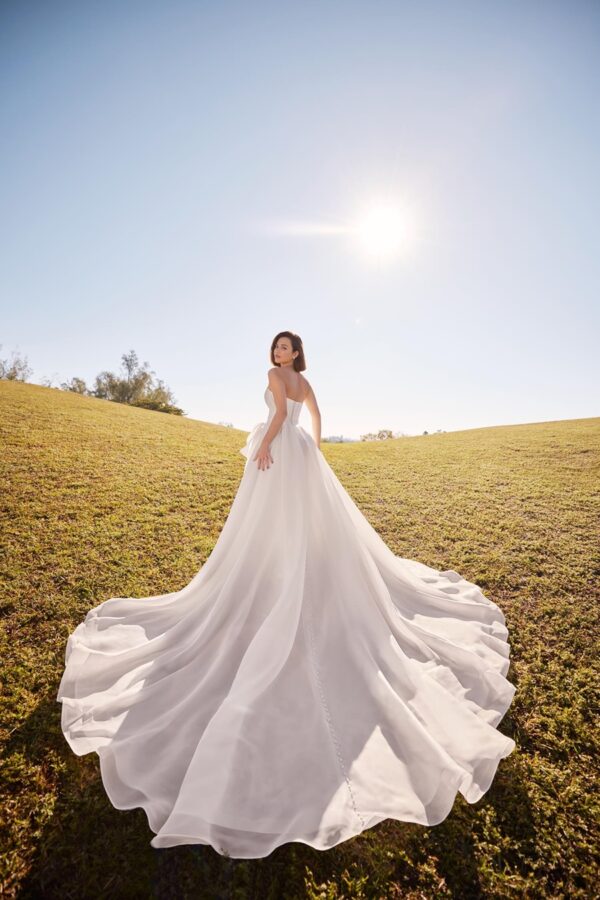Martin Thornburg Wedding Dress Style No. MT3201 - Image 2
