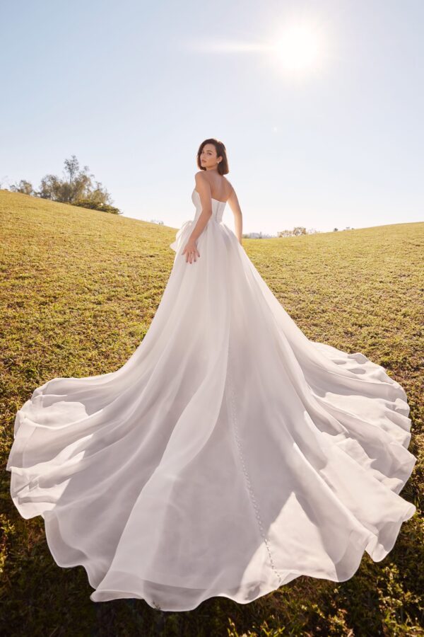 Martin Thornburg Wedding Dress Style No. MT3201 - Image 3