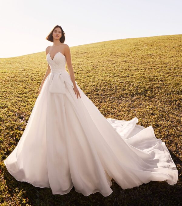 Martin Thornburg Wedding Dress Style No. MT3201 - Image 5