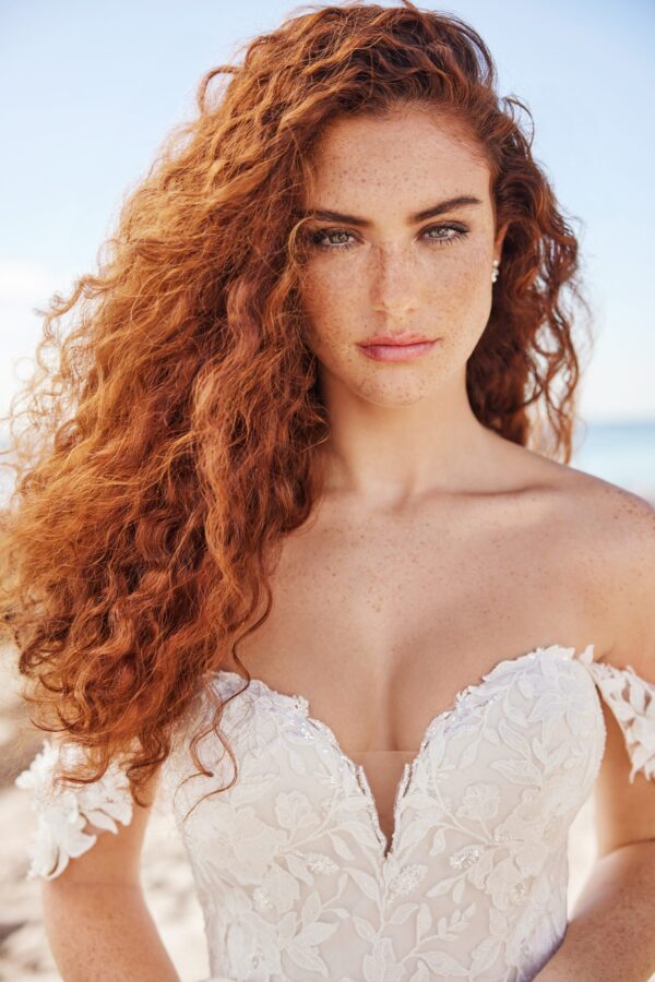 Martin Thornburg Wedding Dress Style No. MT3214 - Image 5