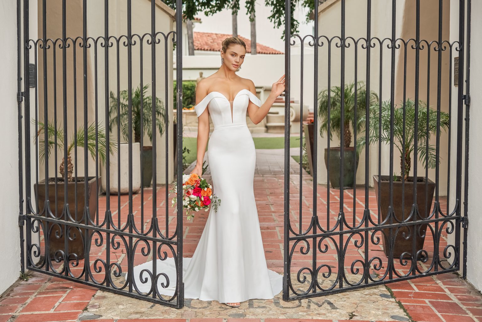 HOUSE OF BRIDES New Looks to Love